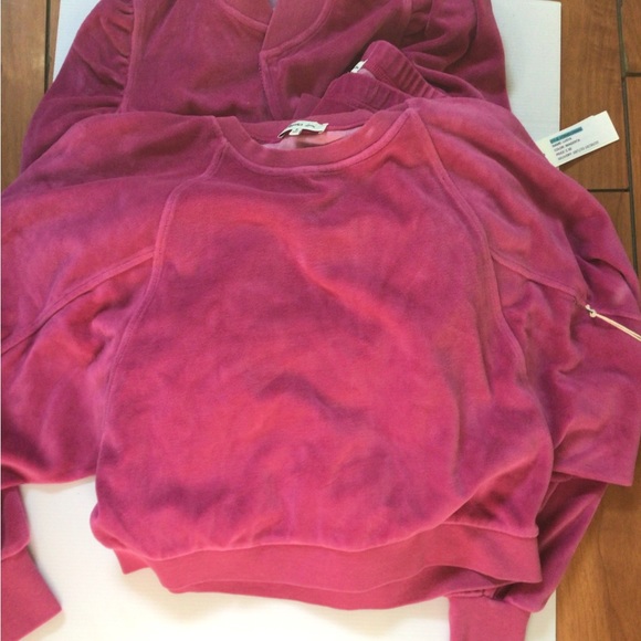 NEW! Another love 3 piece set! 💕💕💕 - Picture 4 of 16